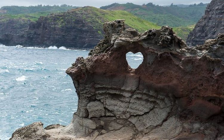 Heart Rock Maui - Travel Pixy