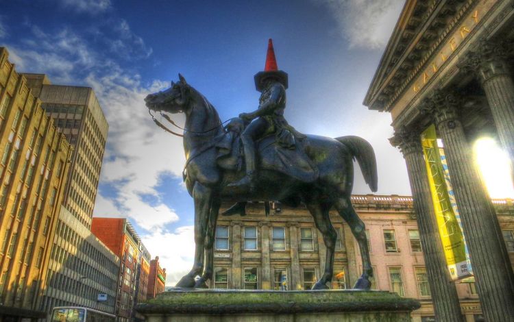 7 Traditions And Customs Only Glasgow People Can Understand