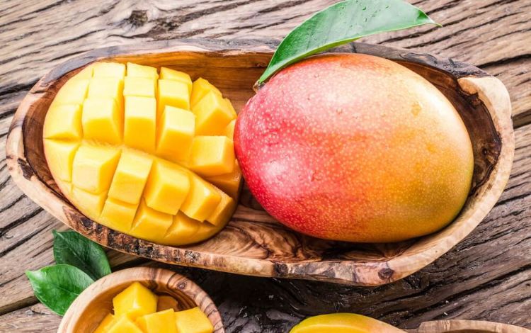 15 Most Delicious Hawaiian Fruits You Must Try 2023 - Travel Pixy