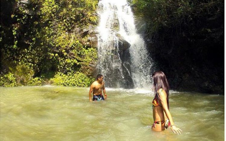 Best Hikes Oahu - 12 Stunning Oahu Waterfall Hikes You Have to Try
