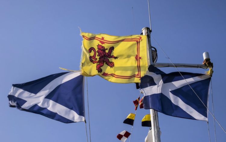 Why Does Scotland Have Two Flags? (Scotland Flag Meaning) - Travel Pixy