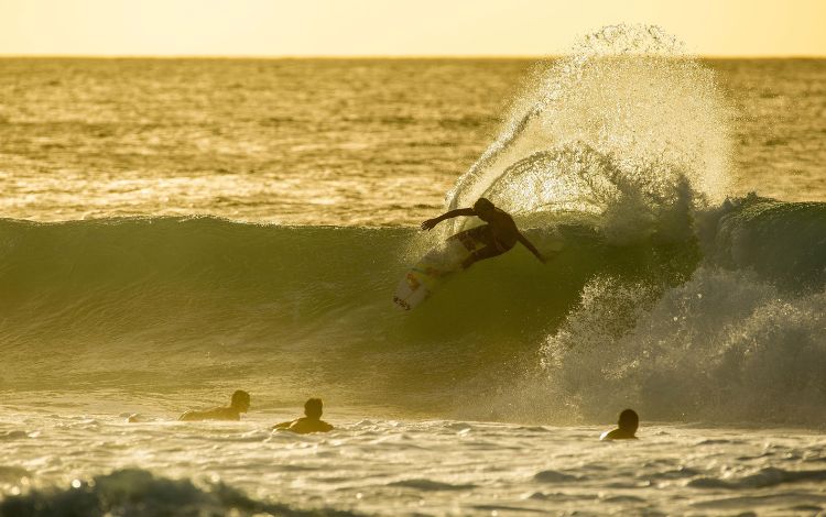 [Surf in Hawaii] 10 Best Surf Spots in Hawaii 