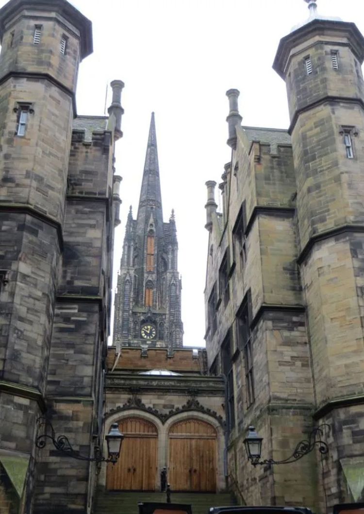What to See On the Royal Mile in Edinburgh? Amazing Things